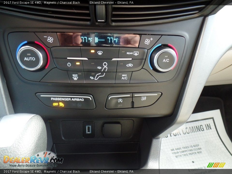 2017 Ford Escape SE 4WD Magnetic / Charcoal Black Photo #28