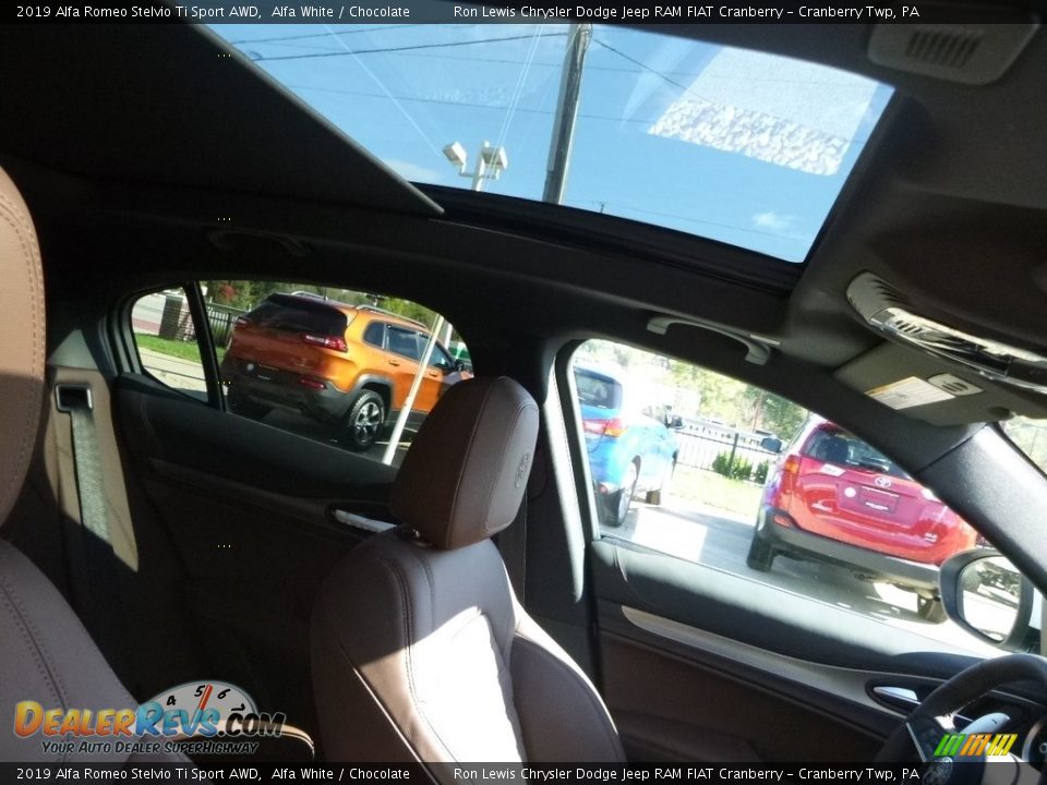 2019 Alfa Romeo Stelvio Ti Sport AWD Alfa White / Chocolate Photo #16