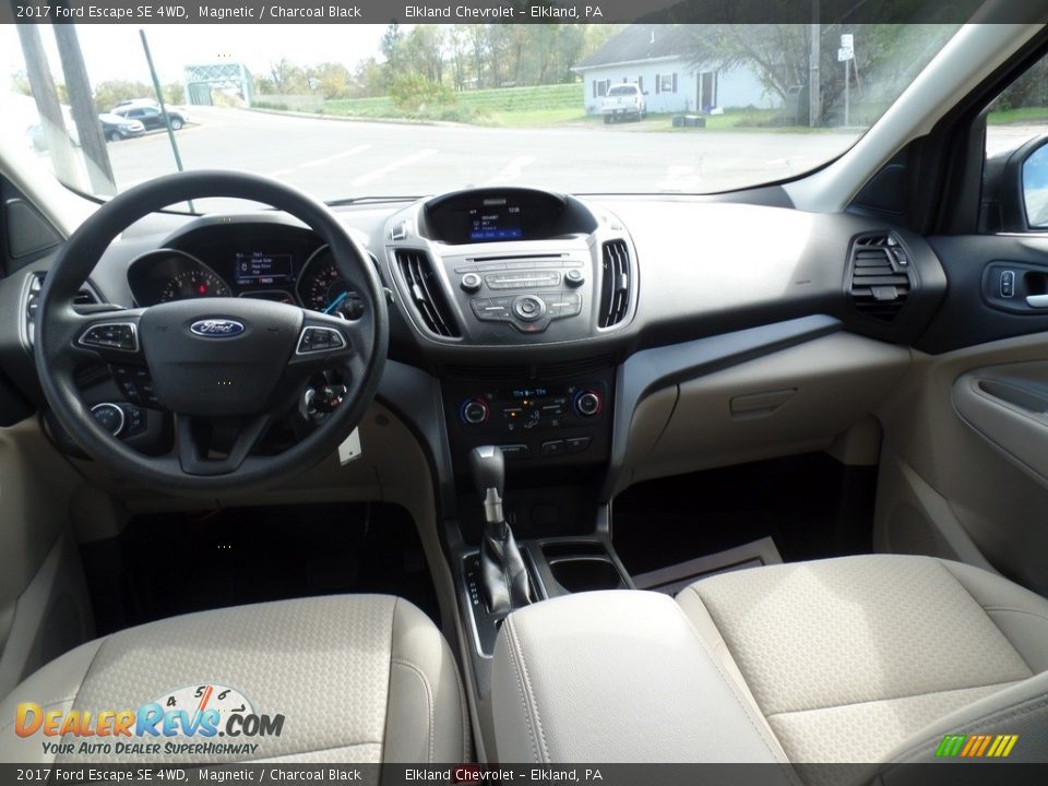 2017 Ford Escape SE 4WD Magnetic / Charcoal Black Photo #30