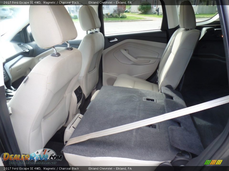 2017 Ford Escape SE 4WD Magnetic / Charcoal Black Photo #34