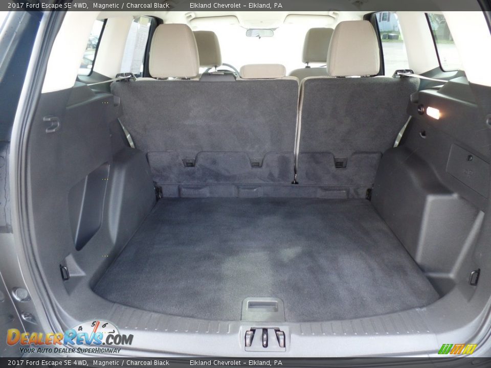2017 Ford Escape SE 4WD Magnetic / Charcoal Black Photo #35