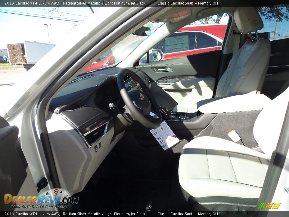 Light Platinum/Jet Black Interior - 2019 Cadillac XT4 Luxury AWD Photo #3