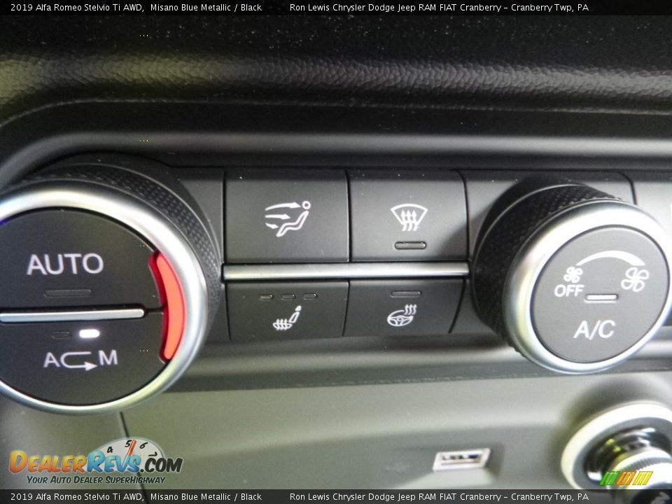 2019 Alfa Romeo Stelvio Ti AWD Misano Blue Metallic / Black Photo #25