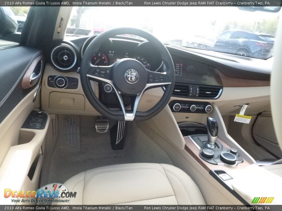 Dashboard of 2019 Alfa Romeo Giulia Ti Lusso AWD Photo #18