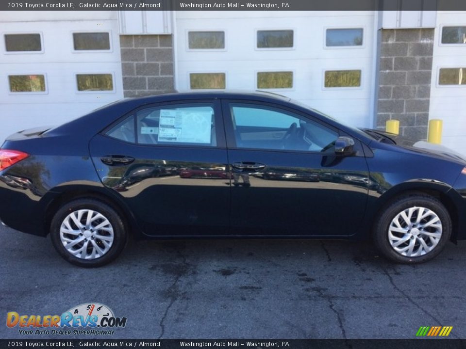 2019 Toyota Corolla LE Galactic Aqua Mica / Almond Photo #2