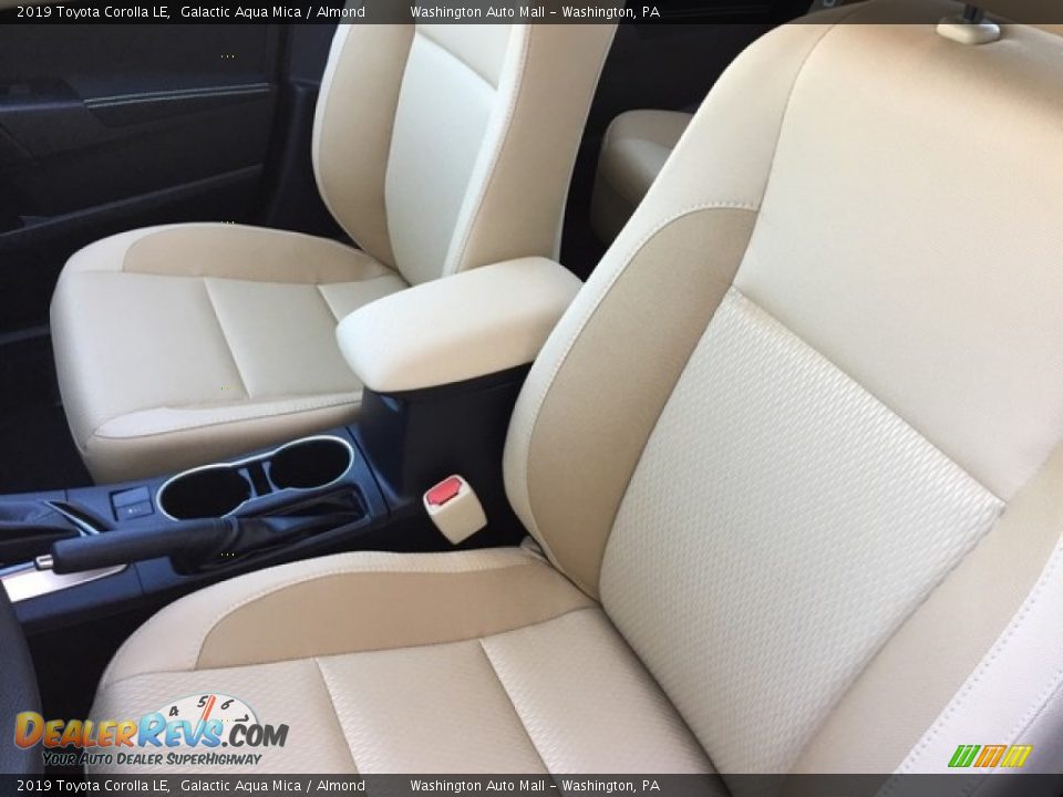 Front Seat of 2019 Toyota Corolla LE Photo #10