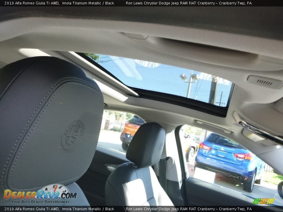 2019 Alfa Romeo Giulia Ti AWD Imola Titanium Metallic / Black Photo #17