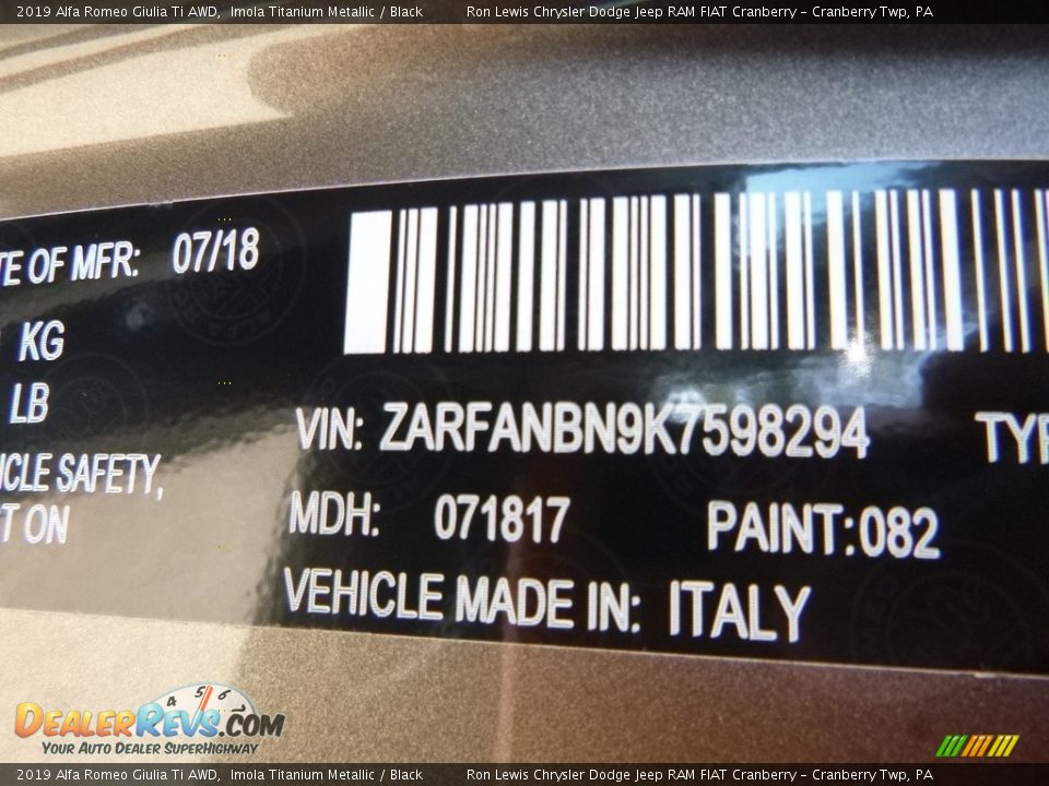 2019 Alfa Romeo Giulia Ti AWD Imola Titanium Metallic / Black Photo #22