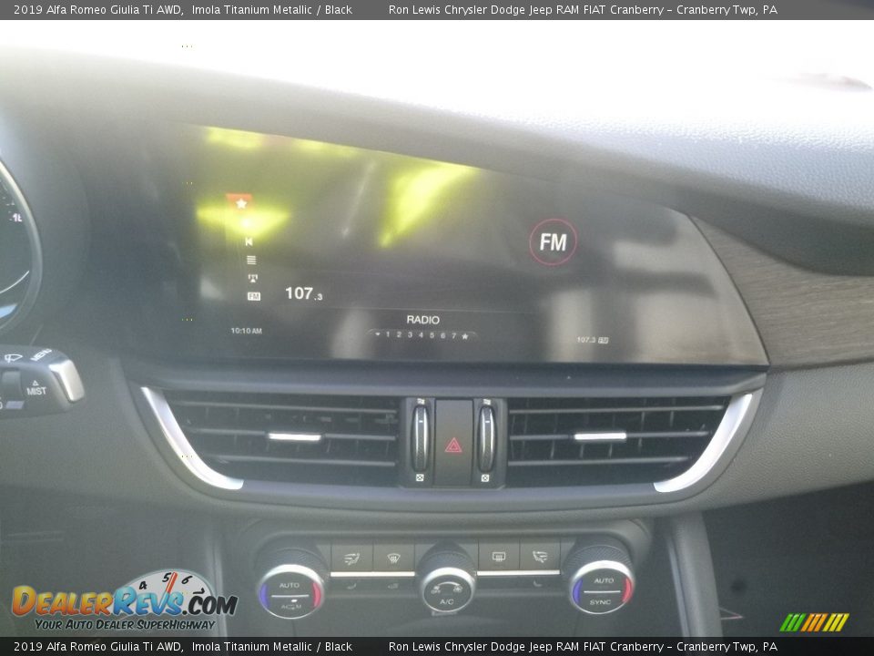 2019 Alfa Romeo Giulia Ti AWD Imola Titanium Metallic / Black Photo #23