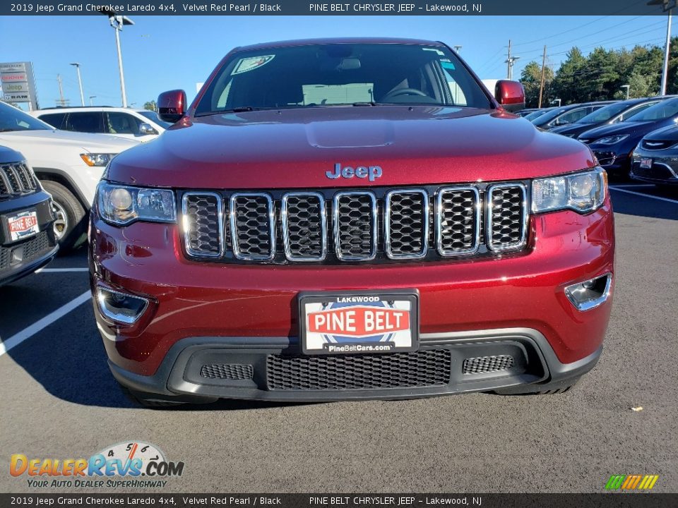 2019 Jeep Grand Cherokee Laredo 4x4 Velvet Red Pearl / Black Photo #2