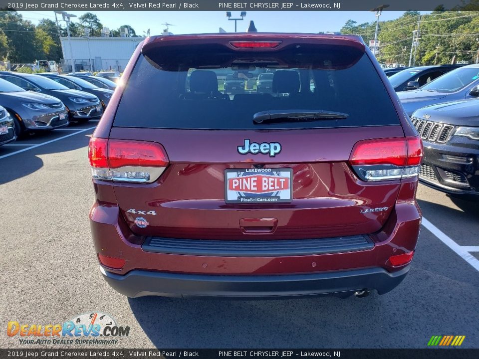 2019 Jeep Grand Cherokee Laredo 4x4 Velvet Red Pearl / Black Photo #5
