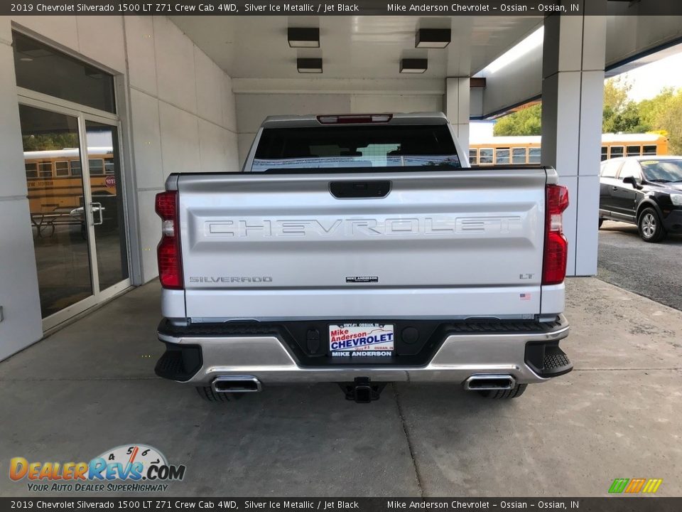 2019 Chevrolet Silverado 1500 LT Z71 Crew Cab 4WD Silver Ice Metallic / Jet Black Photo #4