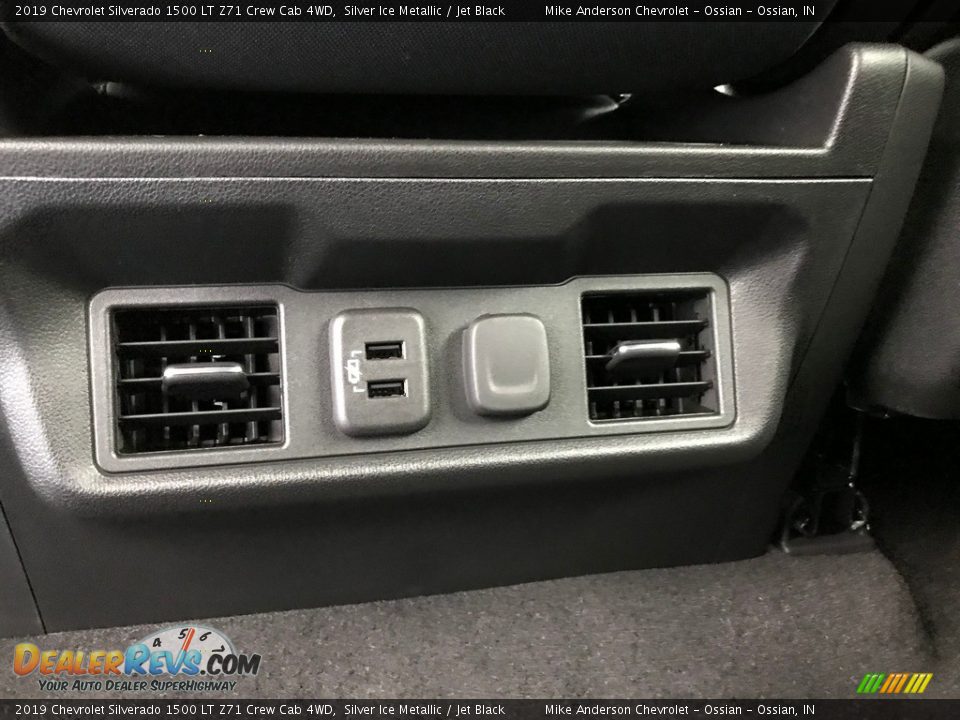 2019 Chevrolet Silverado 1500 LT Z71 Crew Cab 4WD Silver Ice Metallic / Jet Black Photo #12