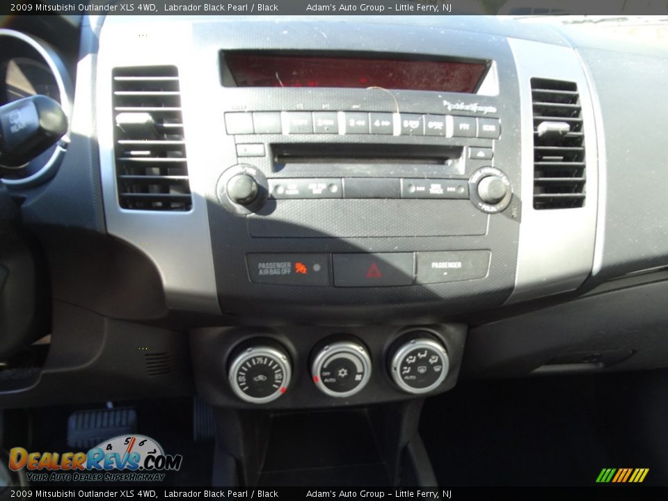 2009 Mitsubishi Outlander XLS 4WD Labrador Black Pearl / Black Photo #23