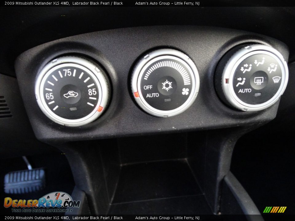 2009 Mitsubishi Outlander XLS 4WD Labrador Black Pearl / Black Photo #25