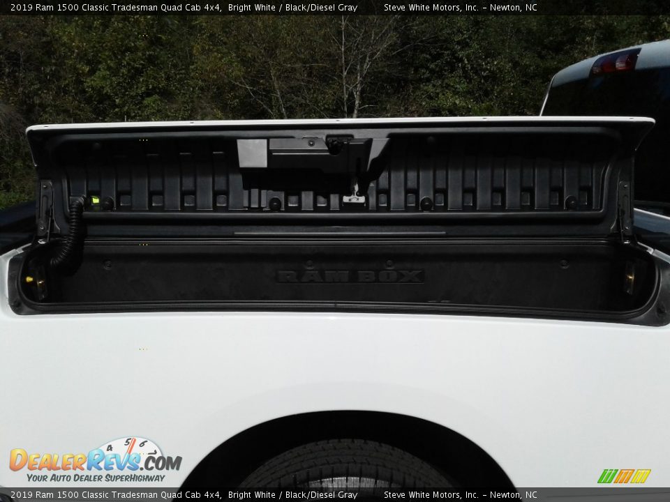 2019 Ram 1500 Classic Tradesman Quad Cab 4x4 Bright White / Black/Diesel Gray Photo #14