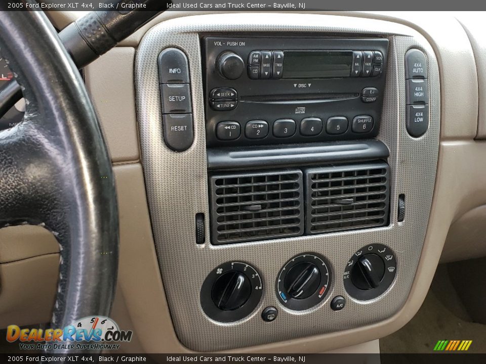 2005 Ford Explorer XLT 4x4 Black / Graphite Photo #4