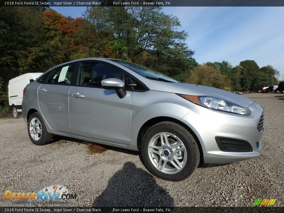 2018 Ford Fiesta SE Sedan Ingot Silver / Charcoal Black Photo #8