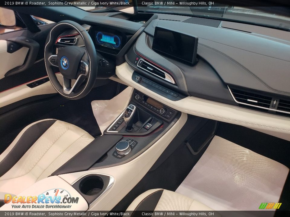 Giga Ivory White/Black Interior - 2019 BMW i8 Roadster Photo #5