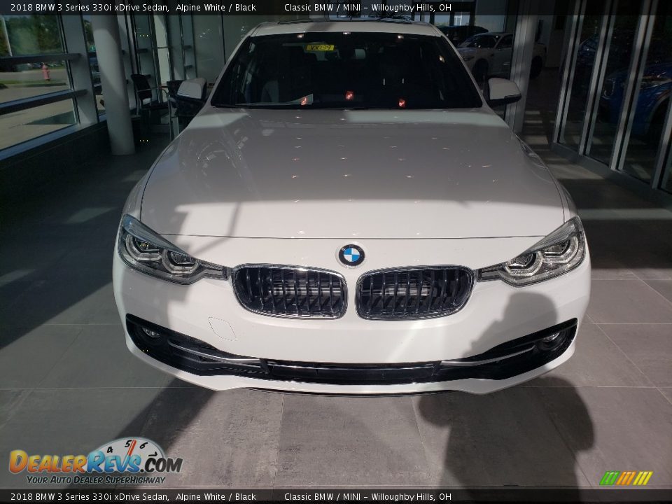 2018 BMW 3 Series 330i xDrive Sedan Alpine White / Black Photo #3