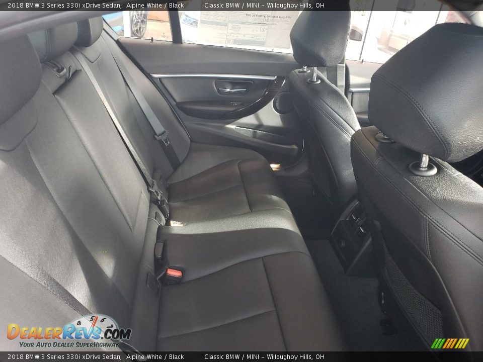 2018 BMW 3 Series 330i xDrive Sedan Alpine White / Black Photo #7
