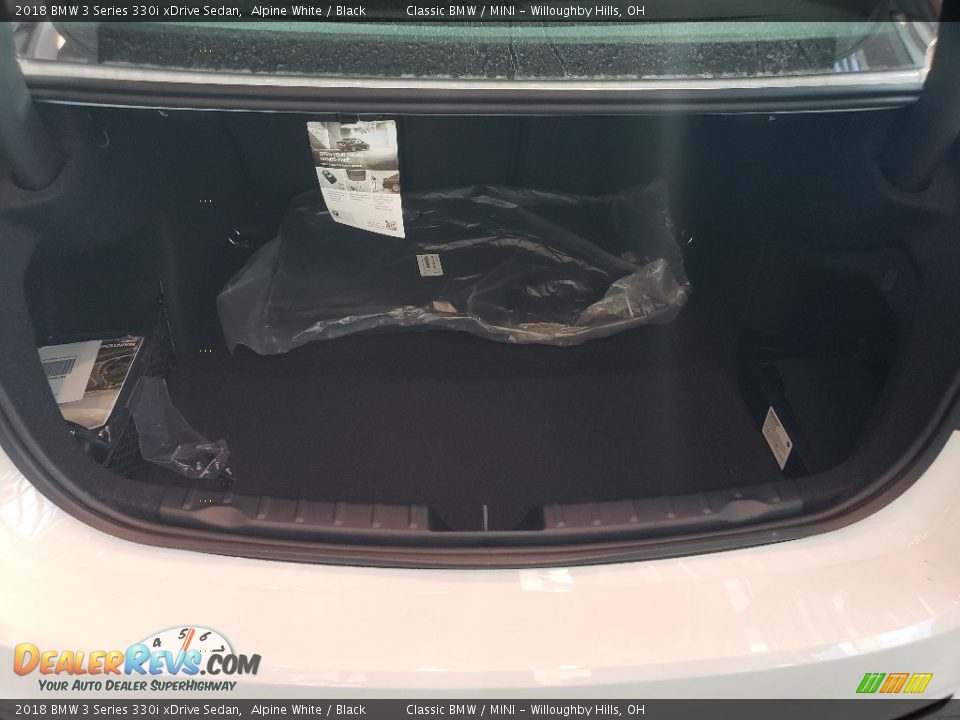 2018 BMW 3 Series 330i xDrive Sedan Alpine White / Black Photo #8