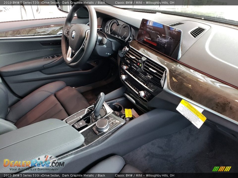 Dashboard of 2019 BMW 5 Series 530i xDrive Sedan Photo #6