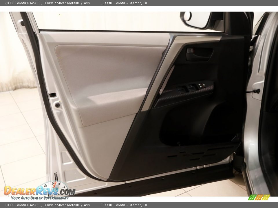 2013 Toyota RAV4 LE Classic Silver Metallic / Ash Photo #4