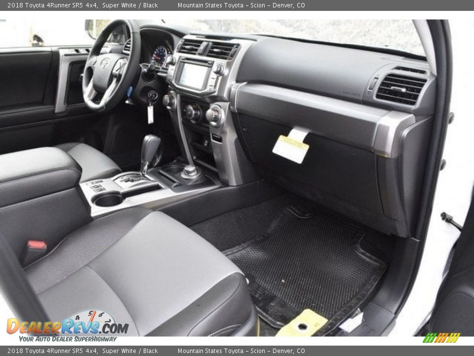 2018 Toyota 4Runner SR5 4x4 Super White / Black Photo #10
