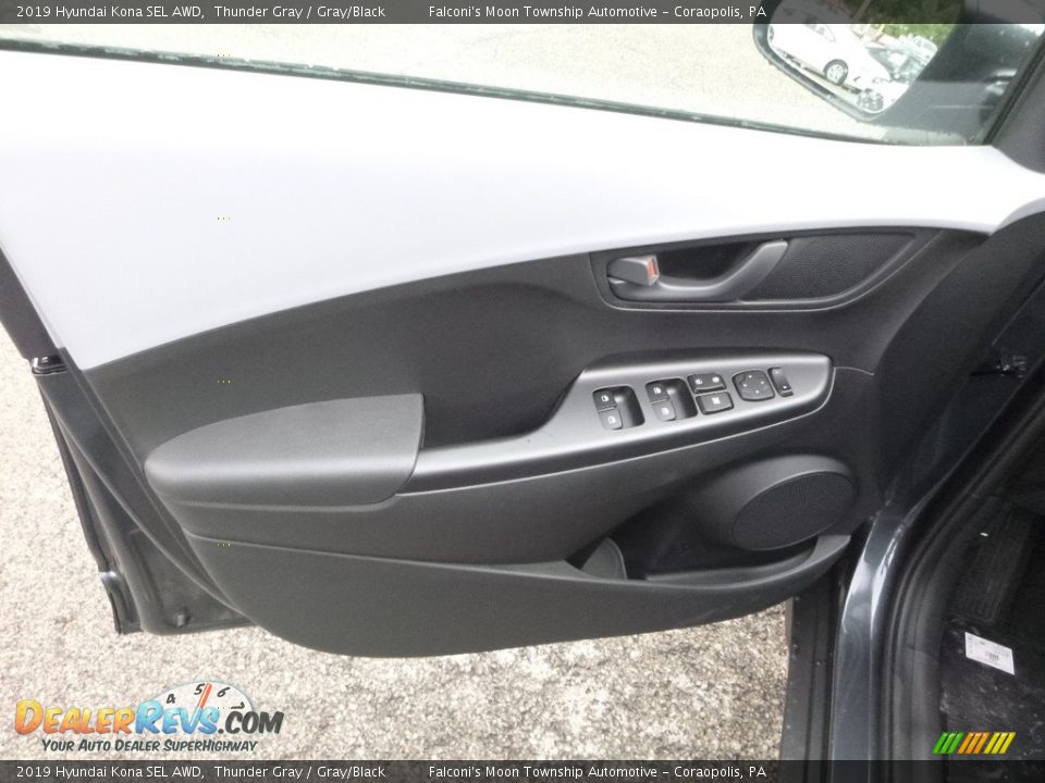 Door Panel of 2019 Hyundai Kona SEL AWD Photo #10