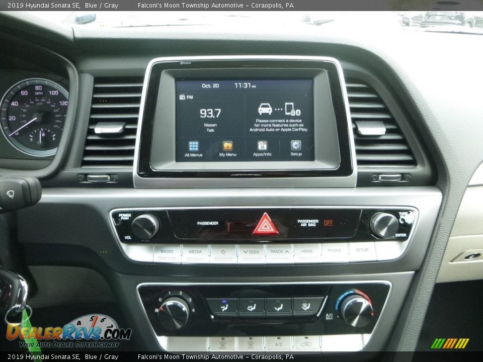 Controls of 2019 Hyundai Sonata SE Photo #13