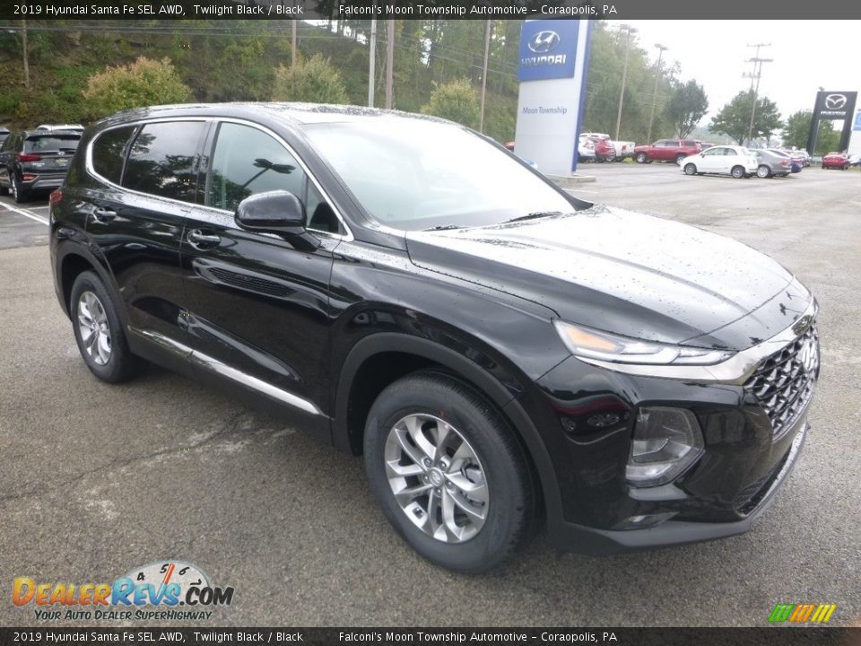 Front 3/4 View of 2019 Hyundai Santa Fe SEL AWD Photo #3