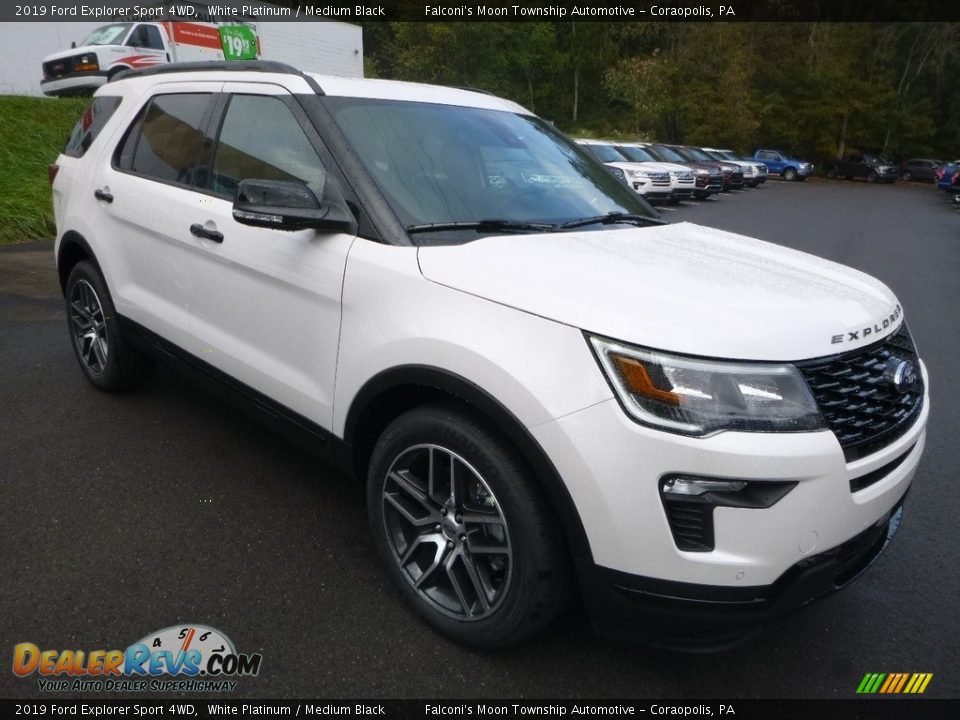 Front 3/4 View of 2019 Ford Explorer Sport 4WD Photo #3