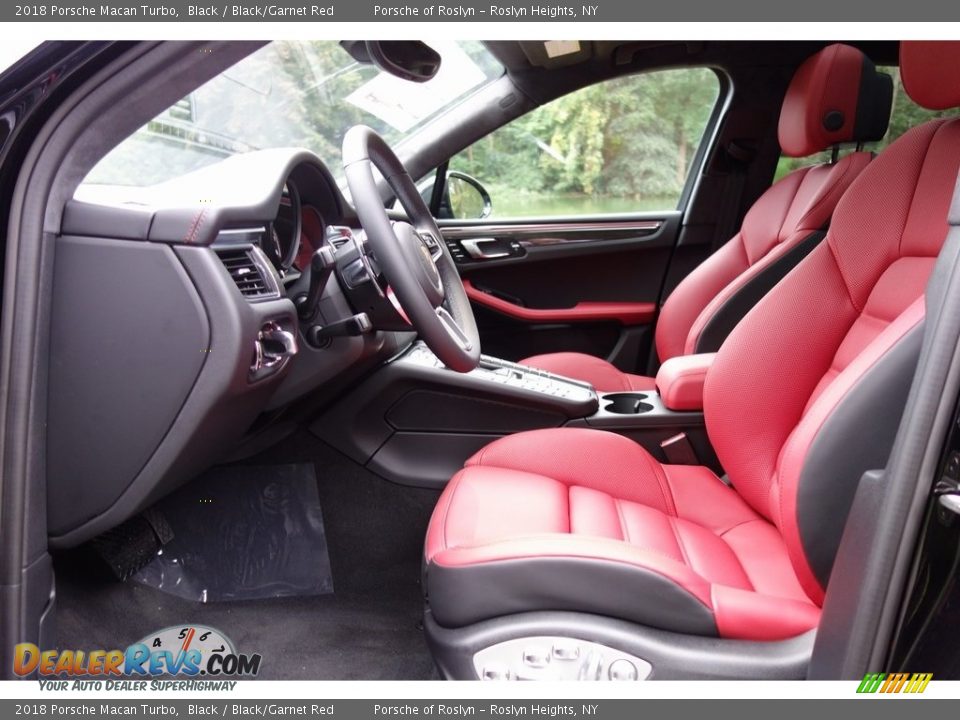 Front Seat of 2018 Porsche Macan Turbo Photo #12