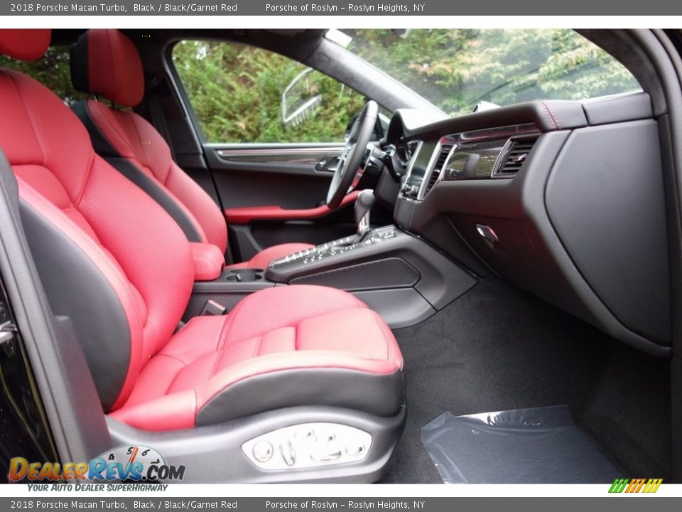 Front Seat of 2018 Porsche Macan Turbo Photo #16