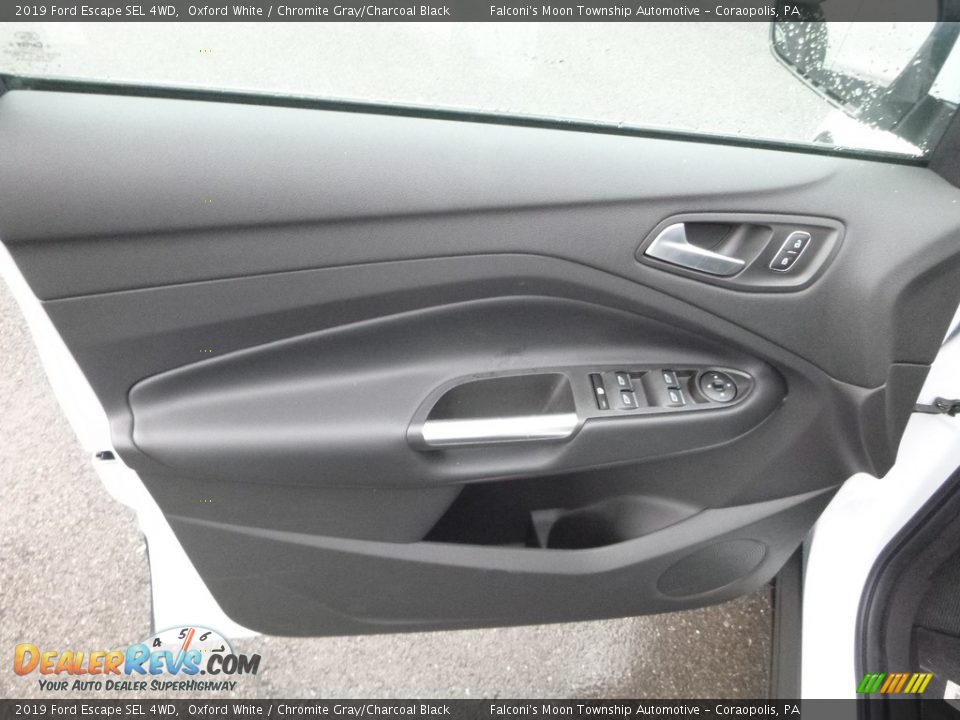 Door Panel of 2019 Ford Escape SEL 4WD Photo #10