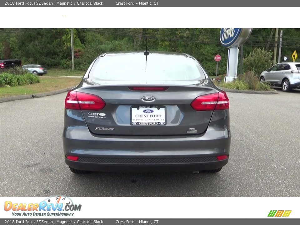 2018 Ford Focus SE Sedan Magnetic / Charcoal Black Photo #6