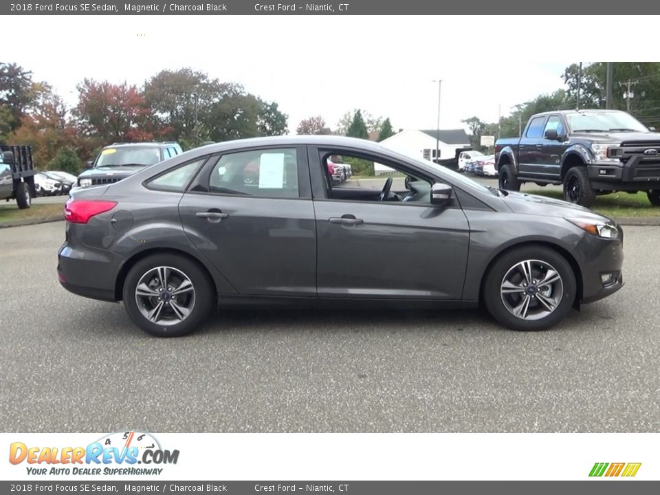 2018 Ford Focus SE Sedan Magnetic / Charcoal Black Photo #8