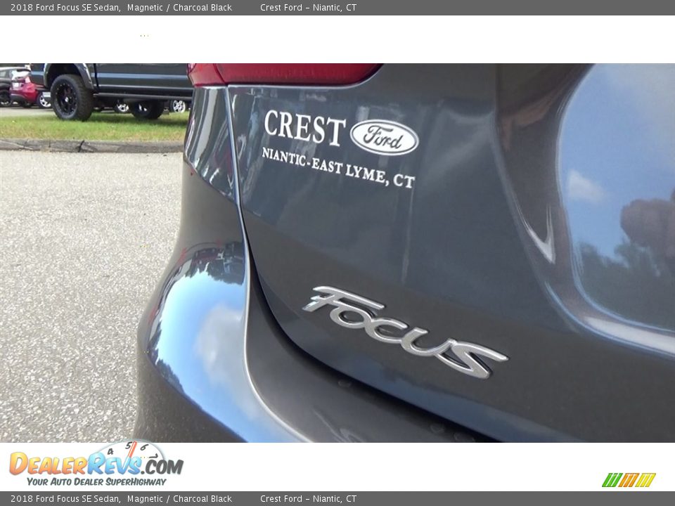 2018 Ford Focus SE Sedan Magnetic / Charcoal Black Photo #10