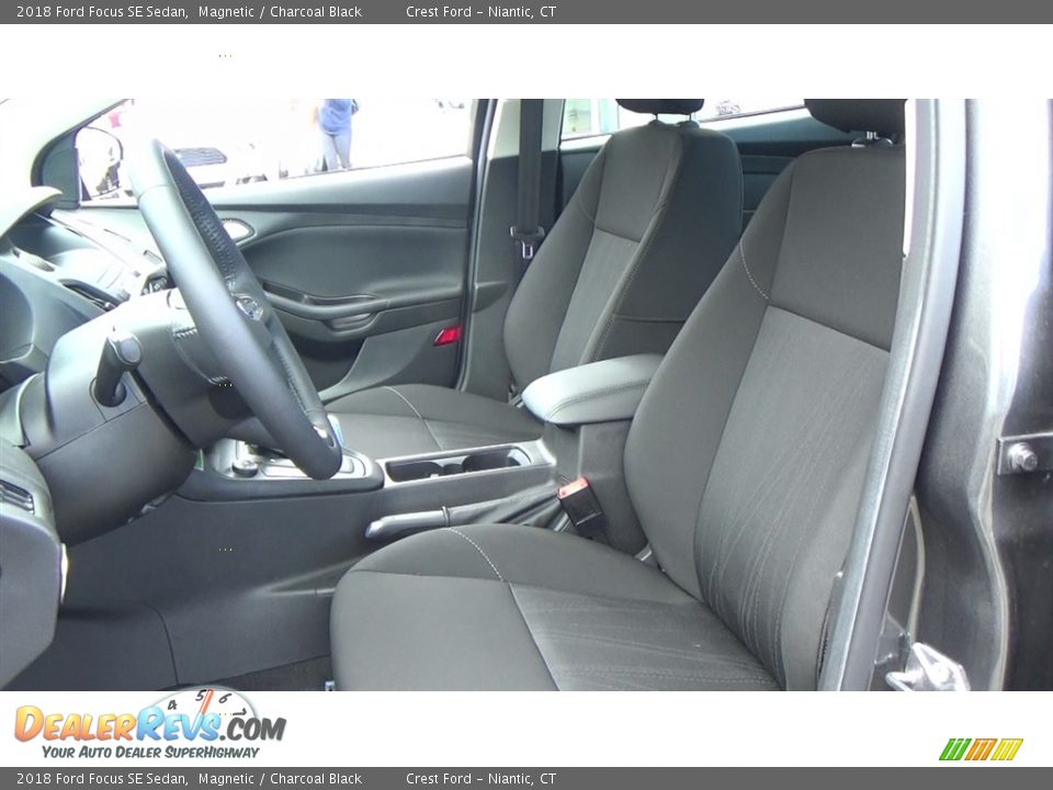 2018 Ford Focus SE Sedan Magnetic / Charcoal Black Photo #12