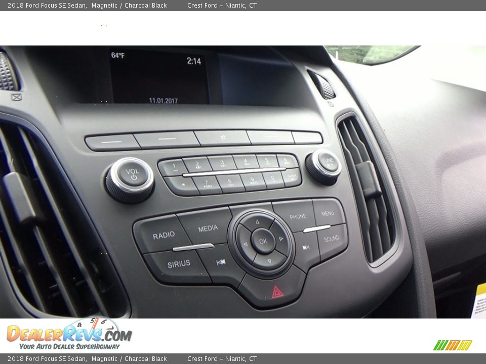 2018 Ford Focus SE Sedan Magnetic / Charcoal Black Photo #15