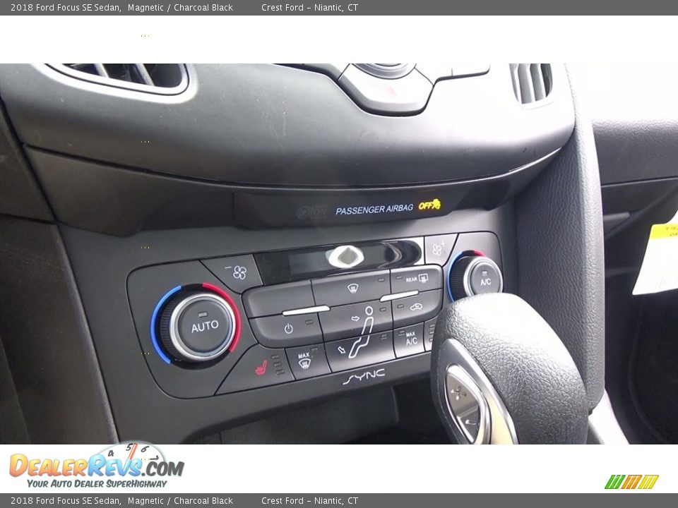 2018 Ford Focus SE Sedan Magnetic / Charcoal Black Photo #16