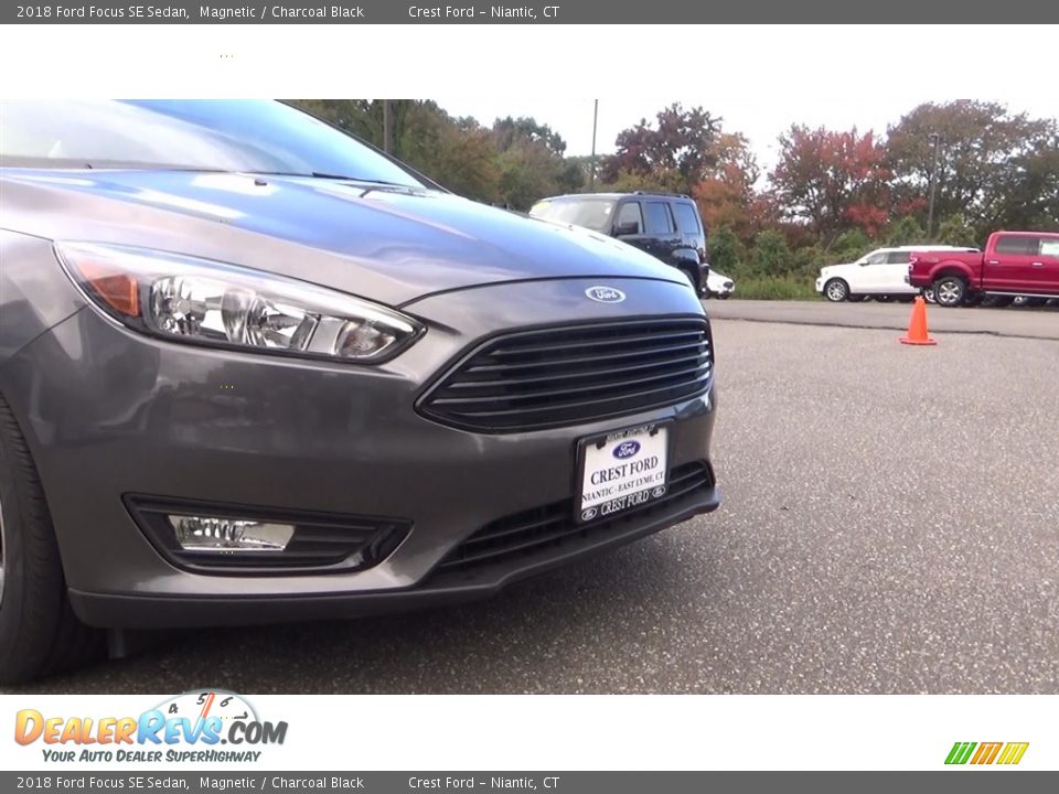 2018 Ford Focus SE Sedan Magnetic / Charcoal Black Photo #27
