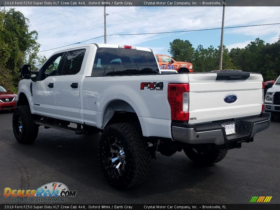 2019 Ford F250 Super Duty XLT Crew Cab 4x4 Oxford White / Earth Gray Photo #3