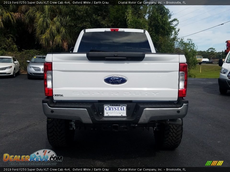 2019 Ford F250 Super Duty XLT Crew Cab 4x4 Oxford White / Earth Gray Photo #4