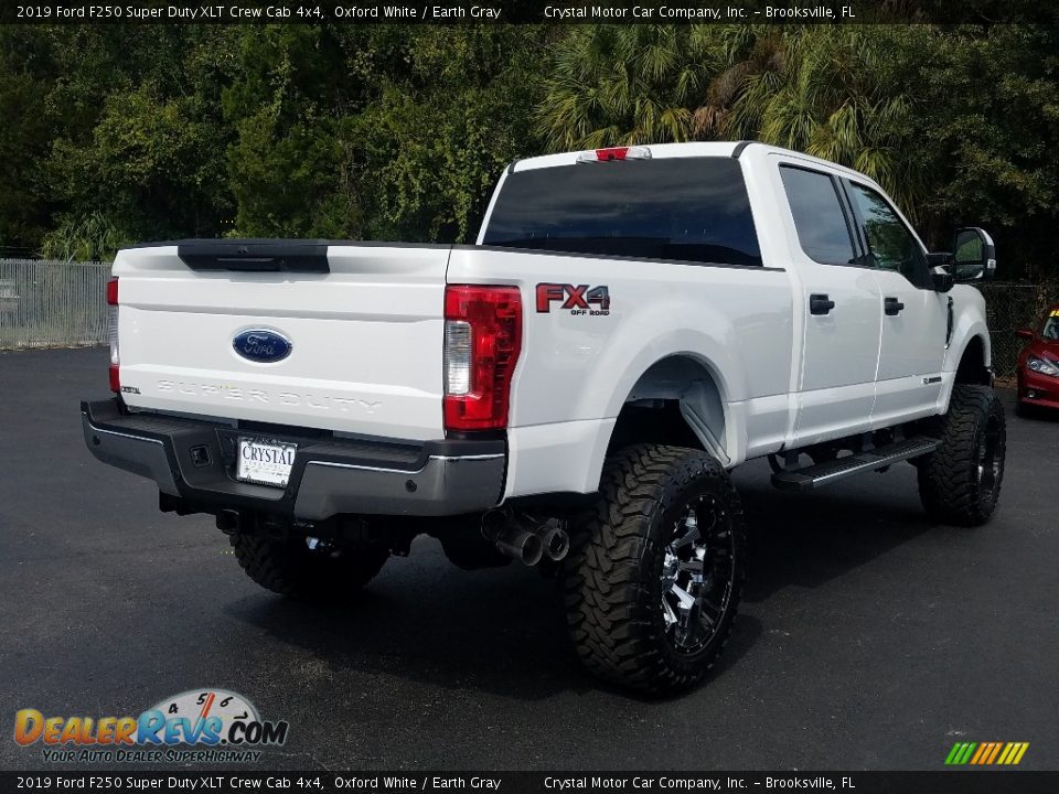 2019 Ford F250 Super Duty XLT Crew Cab 4x4 Oxford White / Earth Gray Photo #5