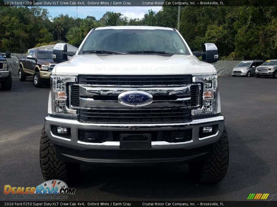 2019 Ford F250 Super Duty XLT Crew Cab 4x4 Oxford White / Earth Gray Photo #8
