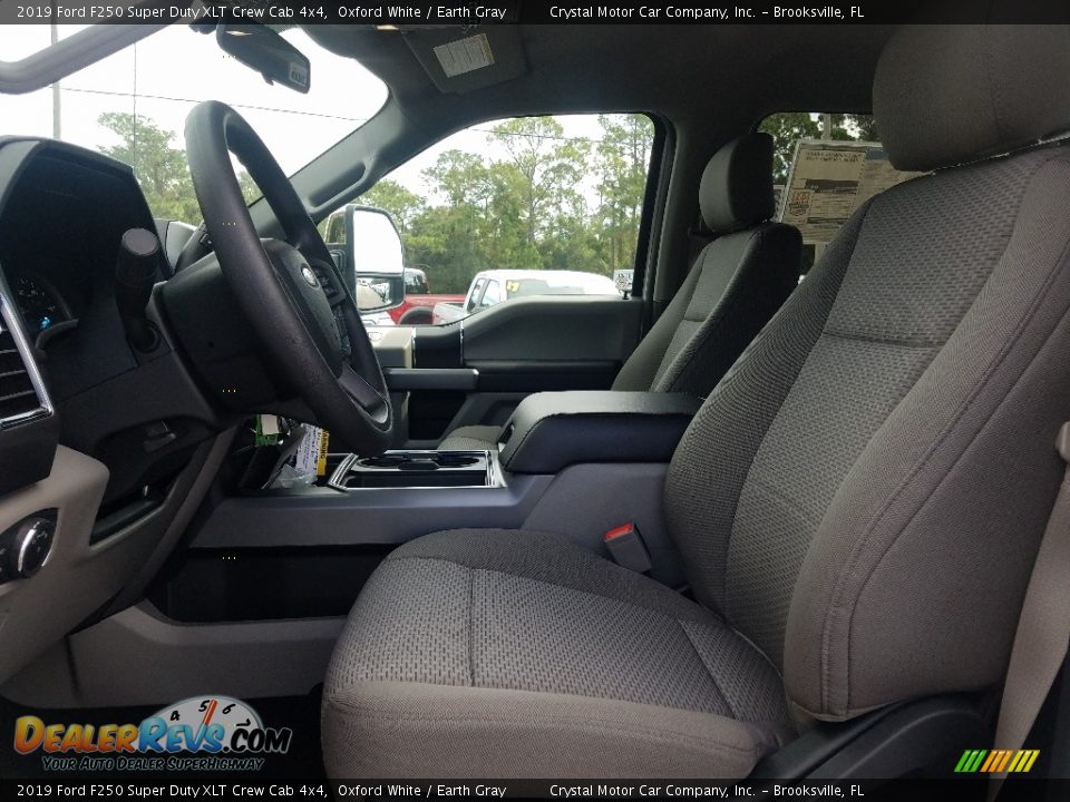 2019 Ford F250 Super Duty XLT Crew Cab 4x4 Oxford White / Earth Gray Photo #9