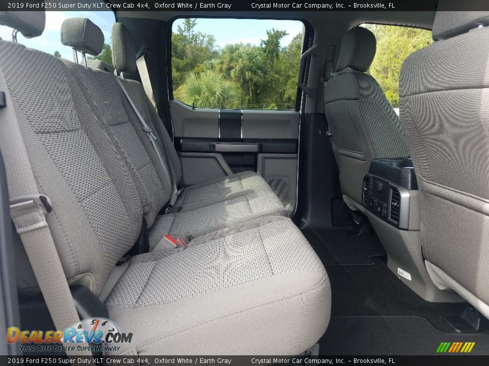 2019 Ford F250 Super Duty XLT Crew Cab 4x4 Oxford White / Earth Gray Photo #11