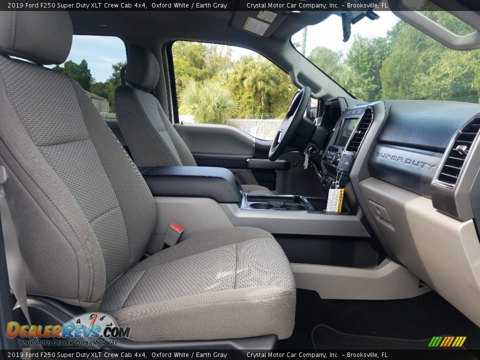 2019 Ford F250 Super Duty XLT Crew Cab 4x4 Oxford White / Earth Gray Photo #12